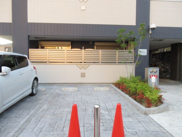 アエコスの駐車場
