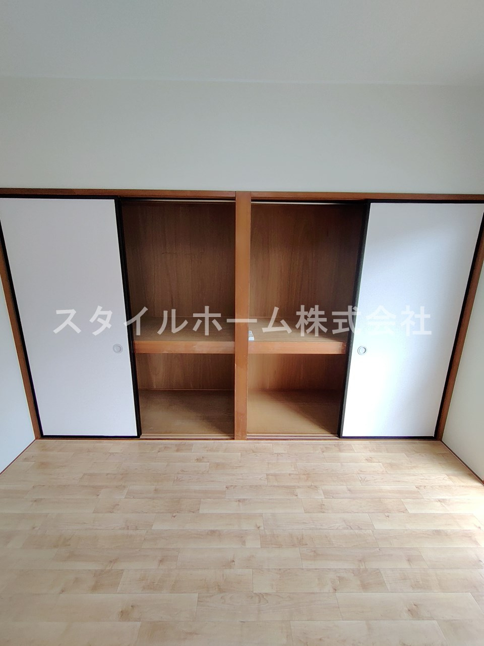 ヴィラスクエアⅠの収納|別部屋写真です。