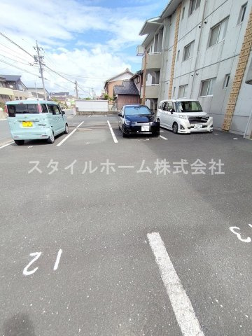 ヴィラスクエアⅠの駐車場