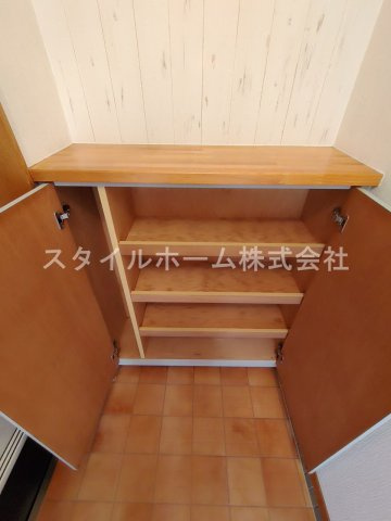 ヴィラスクエアⅠの収納|別部屋写真です。