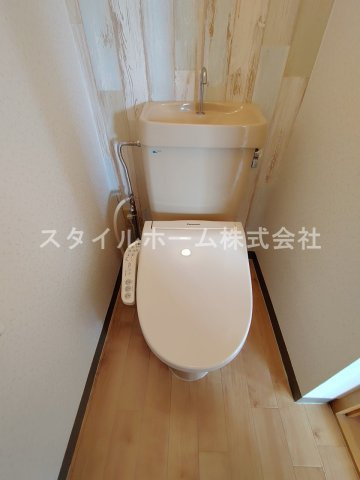 ヴィラスクエアⅠのトイレ|別部屋写真です。