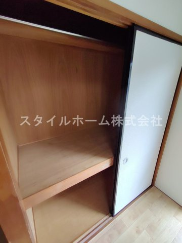 ヴィラスクエアⅠの収納|別部屋写真です。