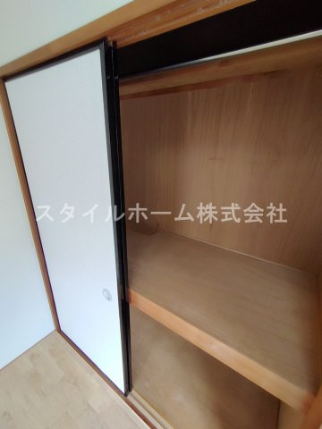 ヴィラスクエアⅠの収納|別部屋写真です。