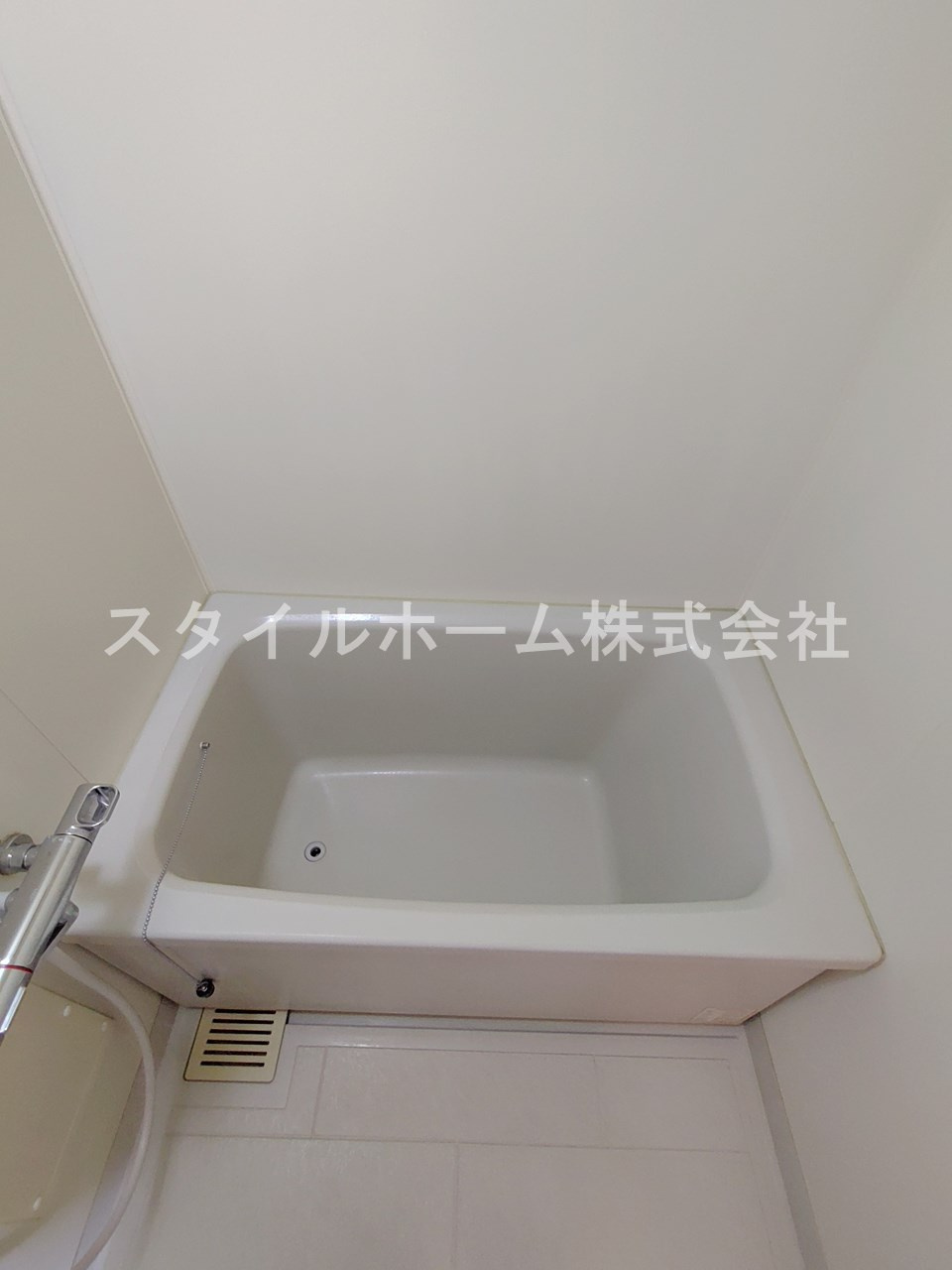 ヴィラスクエアⅠの浴室|別部屋写真です