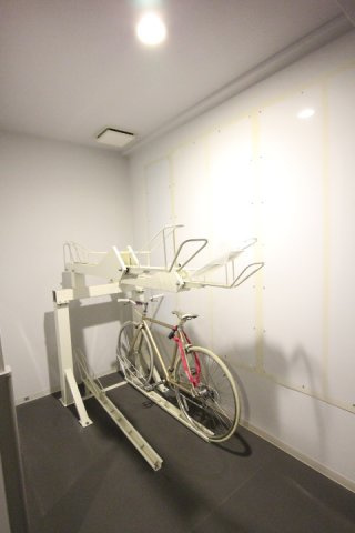 プライムアーバン学芸大学Ⅱのその他共用部分|駐輪場は各階にあります