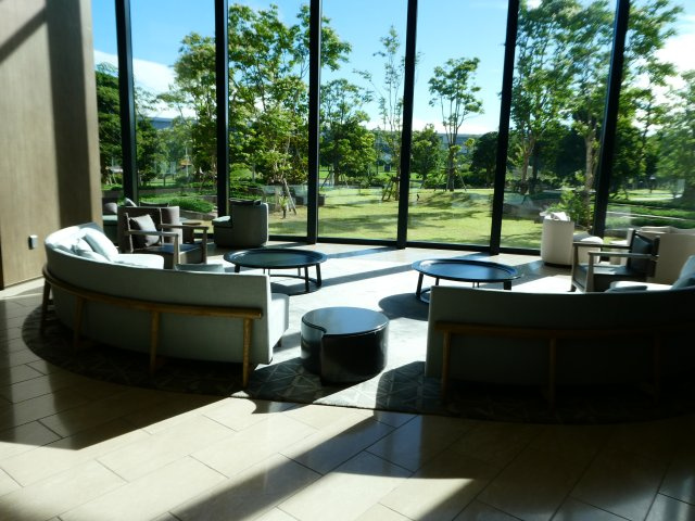 １階ガーデンラウンジ