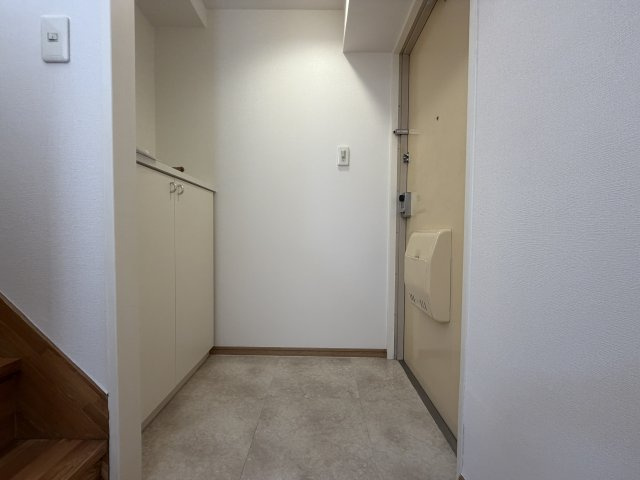 シャンブル杭瀬の玄関