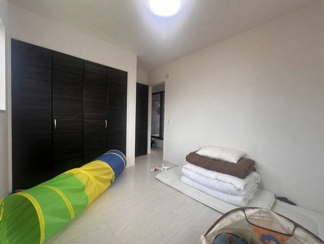 栃木市沼和田町｜17.2帖LDKと広々インナーバルコニーのある4LDKの洋室