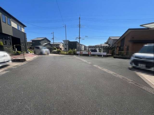 栃木市沼和田町｜17.2帖LDKと広々インナーバルコニーのある4LDKの前面道路含む現地写真