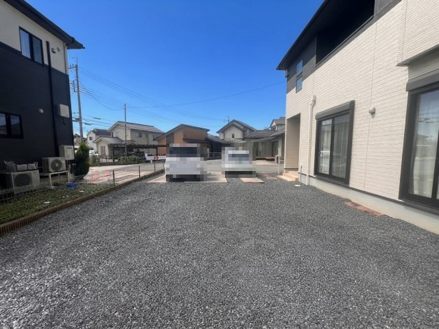 栃木市沼和田町｜17.2帖LDKと広々インナーバルコニーのある4LDKの前面道路含む現地写真