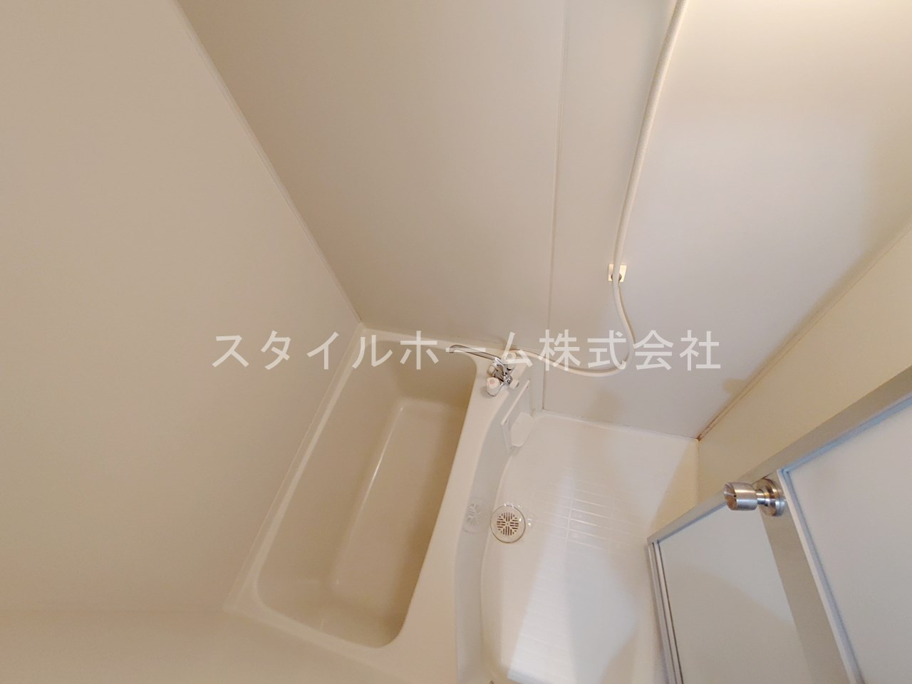 ヴィラ・ヒルサイドの浴室|同建物内別部屋の写真です。