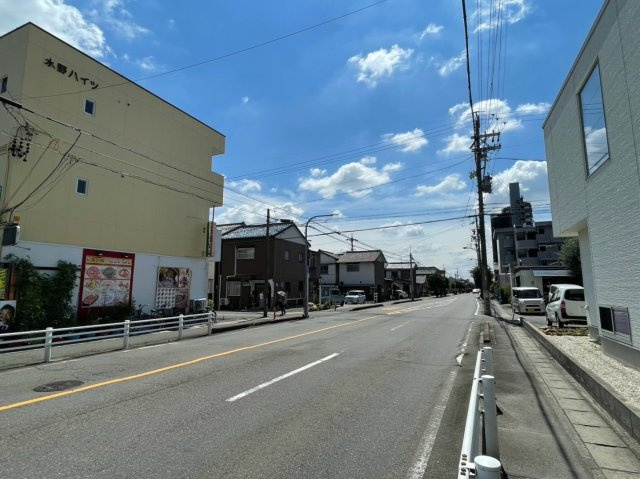 【前面道路含む現地写真】の画像