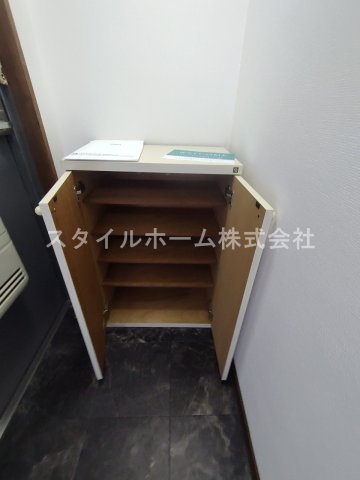 ドミール92の収納|同建物内別部屋の写真です。