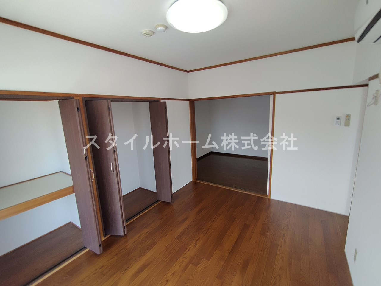 ドミール92の内装|同建物内別部屋の写真です。