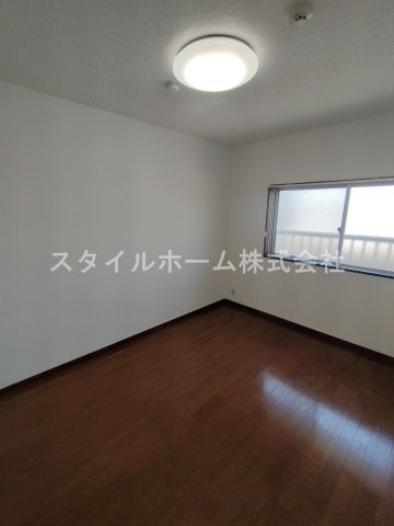 ドミール92の内装|同建物内別部屋の写真です。