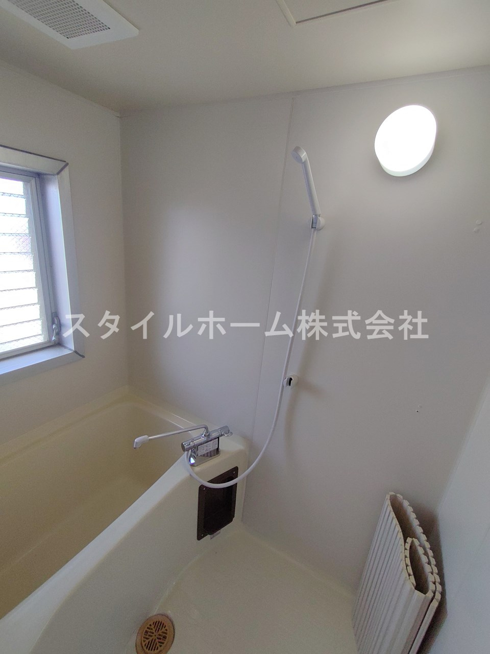 ドミール92の浴室|同建物内別部屋の写真です。