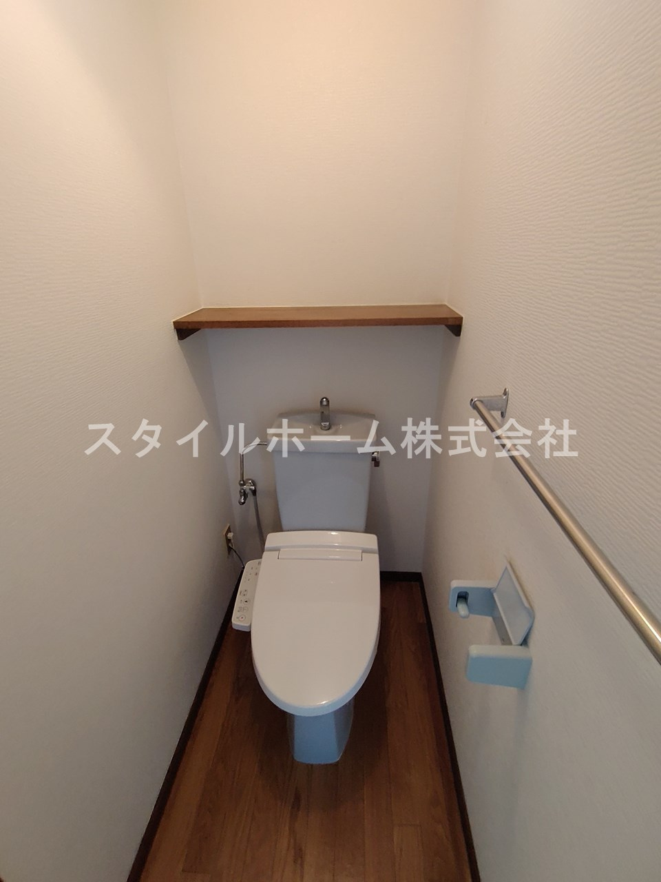 ドミール92のトイレ|同建物内別部屋の写真です。