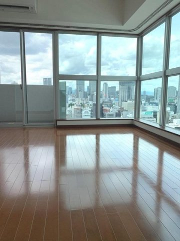 クロスレジデンス大阪新町の居間・リビング