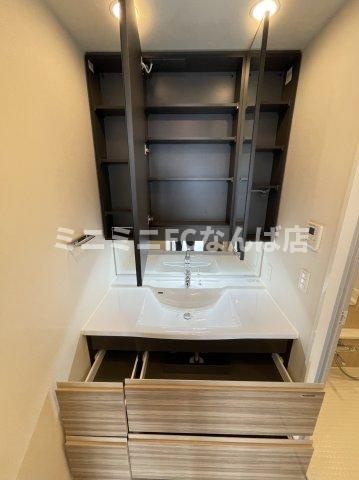 プレミストタワー靱本町の独立洗面台