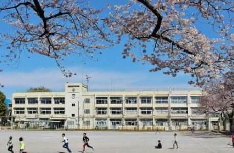 練馬区立田柄小学校まで488m