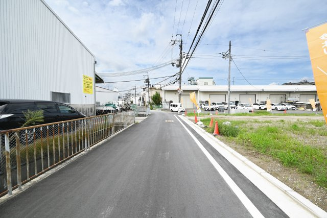 摂津市新在家1丁目売り土地｜全10区画分譲予定の前面道路含む現地写真|南側前面道路　幅員5ｍ