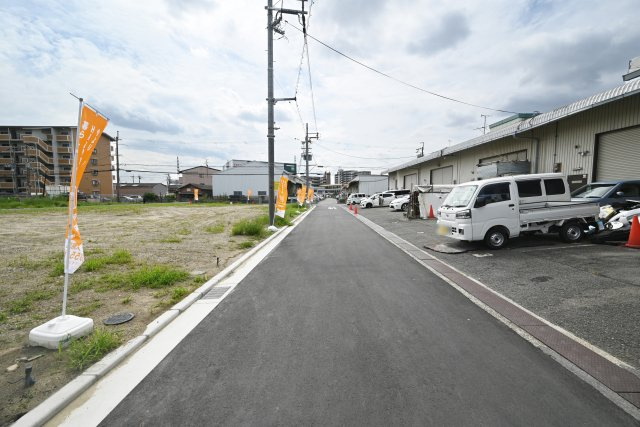 摂津市新在家1丁目売り土地｜全10区画分譲予定の前面道路含む現地写真|西側前面道路　幅員4.8ｍ