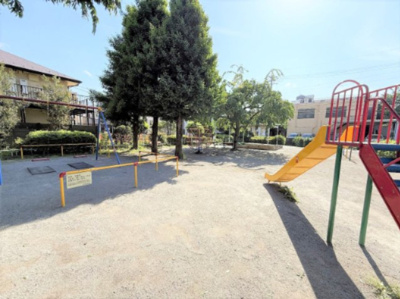 【周辺】 | 【仲介手数料３５０万円が無料！】■公園隣接■１１０平米■４ＬＤＫ■ＺＥＨ水準 | 隣接の公園
諸費用３５０万円ＯＦＦ！
決算特別キャンペーン！
家計応援サービスの限界に挑戦中！
■祖師谷大蔵駅１５分
■公園に隣接
■南道路
■１１６平米超
■４ＬＤＫ
■ＺＥＨ水準