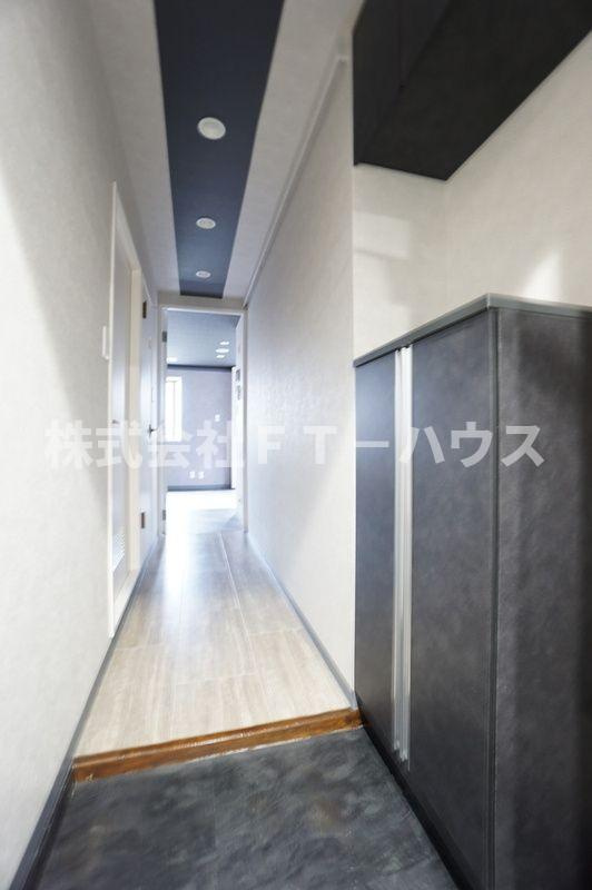 メゾン秀栄の玄関