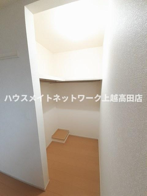 プラシードメゾンＡの収納|ウォークインクローゼット
