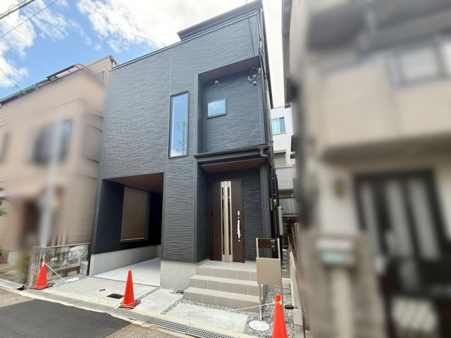 新築戸建　西宮市生瀬東町の外観|JR宝塚駅 徒歩9分、阪急宝塚駅 徒歩10分、2沿線利用可能でアクセス◎ 2026年7月完成の3階建て。