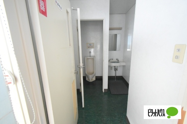 高崎市井出町貸店舗のトイレ