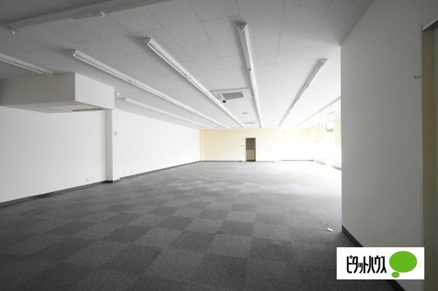 高崎市井出町貸店舗の内装