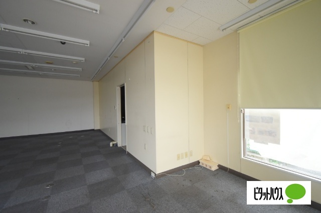 高崎市井出町貸店舗の内装