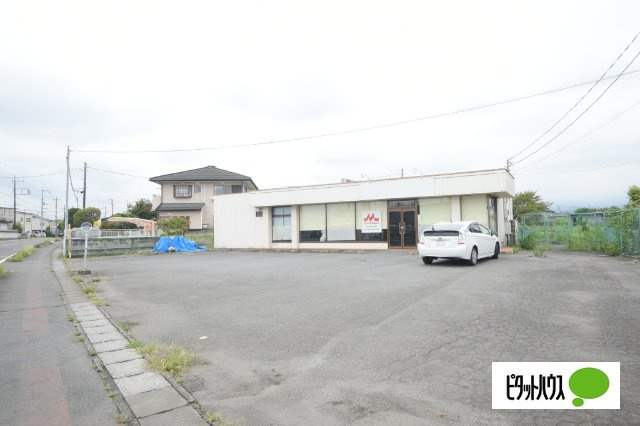 高崎市井出町貸店舗の駐車場