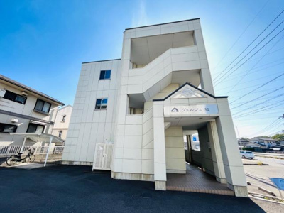 【外観】 | ヴェルジュ　牧 | 外観写真（昼）