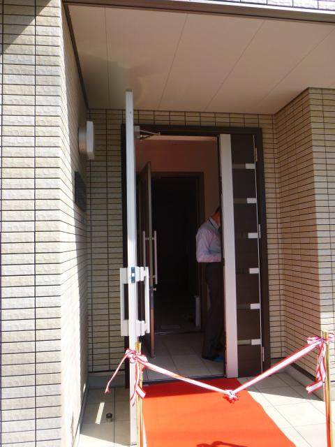 ビューノナガサカ八広4のエントランス