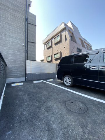ヴィラ東中神の駐車場