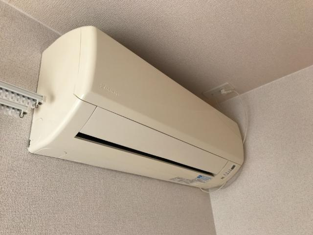 サンマルサン　Ｂの洗面所|エアコン2基