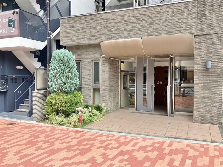 べネヴィータ市ヶ谷銀杏坂のエントランス