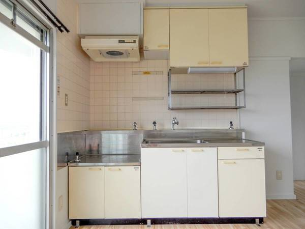 ビレッジハウス松山上野1号棟のキッチン|ビレッジハウスの同一物件・同一タイプの間取りの写真です