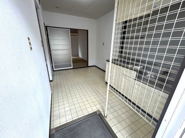 メゾンフジの玄関