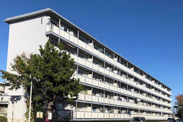 ビレッジハウス成田2号棟の外観