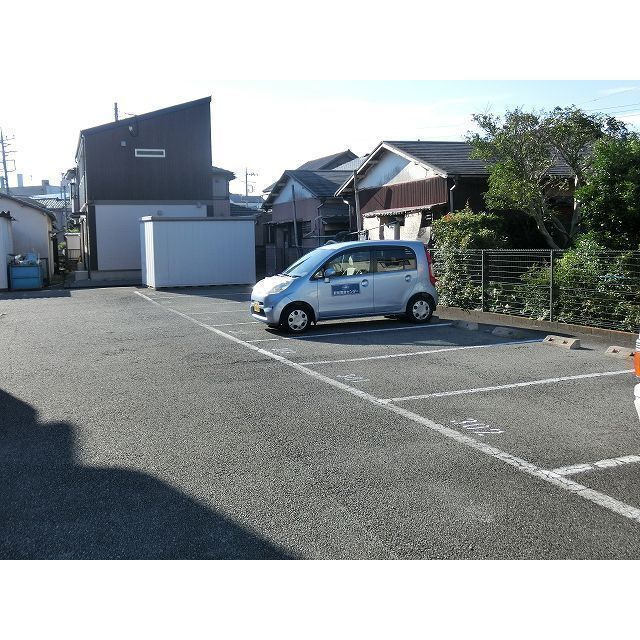 Ｌａ　Ｆｌｏｒａの駐車場