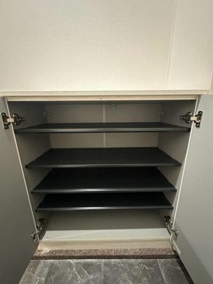 【収納】 | 梅が丘南住宅A7棟 | 玄関にはシューズボックスがございます！