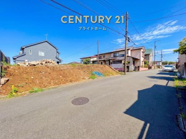 横浜市旭区上白根１丁目の新築一戸建の前面道路含む現地写真|前面道路が広いので、安心して駐車可能です！
是非現地へお越しください。
