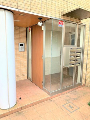 【エントランス】 | ベルメゾン鷺宮 | おしゃれで機能的なエントランス