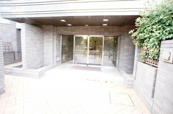 ケニーフラッツ玉川のエントランス