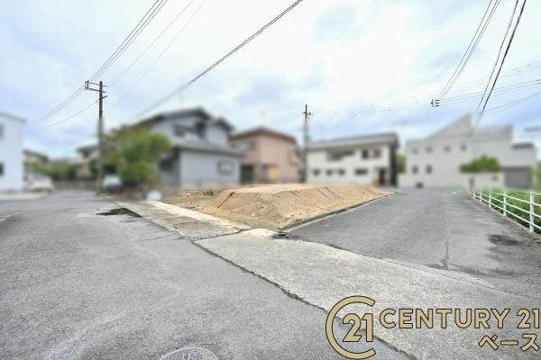 桜井市大字三輪の売地の前面道路含む現地写真|■現地撮影写真■前面道路も広々としていて安心！