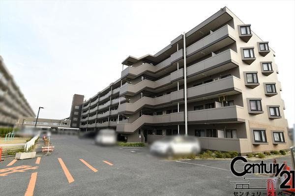 ネオシティ大和高田Ｃ棟の外観|■現地撮影写真■陽当たりの良い南向き・３ＬＤＫのお部屋！お気軽にお問合せ下さい！