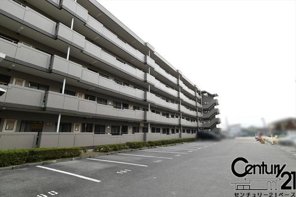 ネオシティ大和高田Ｃ棟の駐車場|■現地撮影写真■こちらは現地駐車スペースです！

